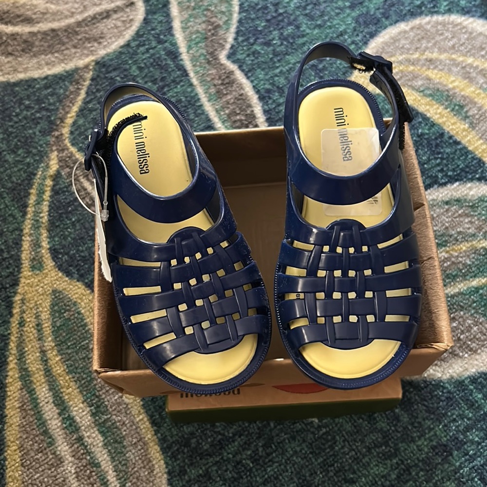 Girls Mini Melissa closed toe scandals